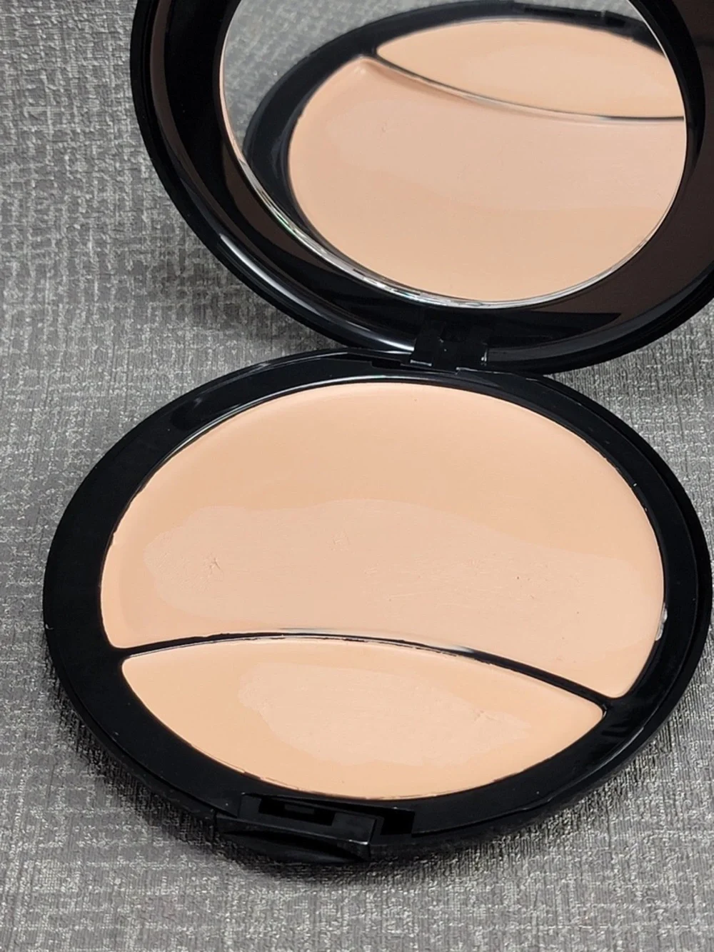 Signature club a creamy pan foundation